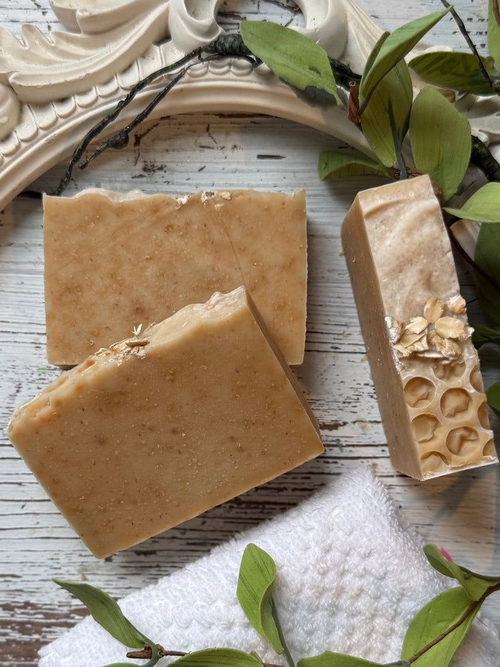 [Unscented] Honey and Oatmeal Goats Milk Bar Soap