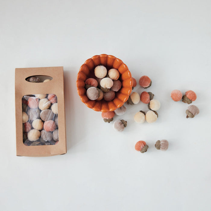 Acorn Scatter Decor