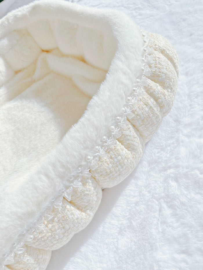 B.Bing Bouclé Round Bed