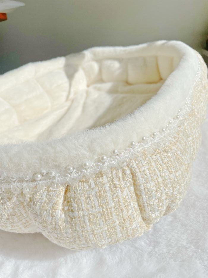 B.Bing Bouclé Round Bed