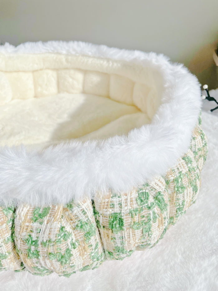 B.Bing Bouclé Round Bed