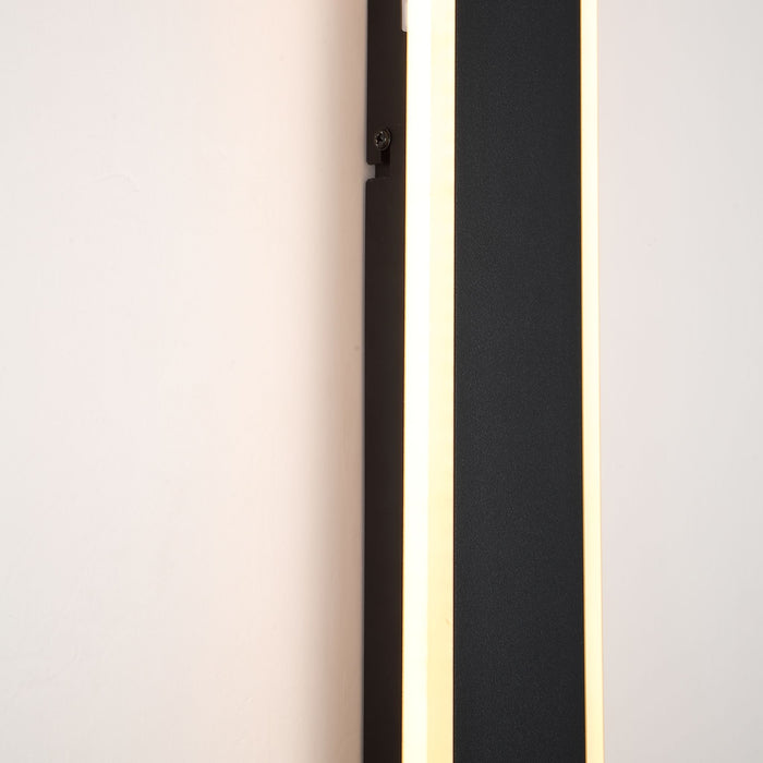 Close-up of the Bordo bar's black textured face and bright warm frosted LED edge