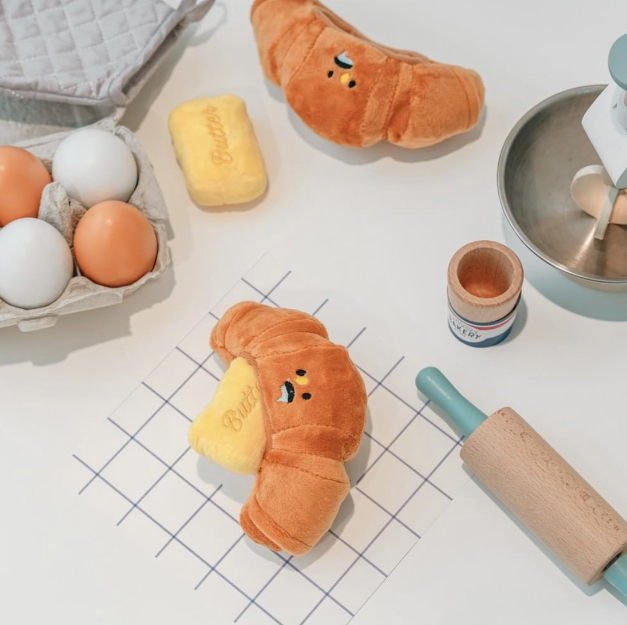 Butter Croissant Snuffle Toy