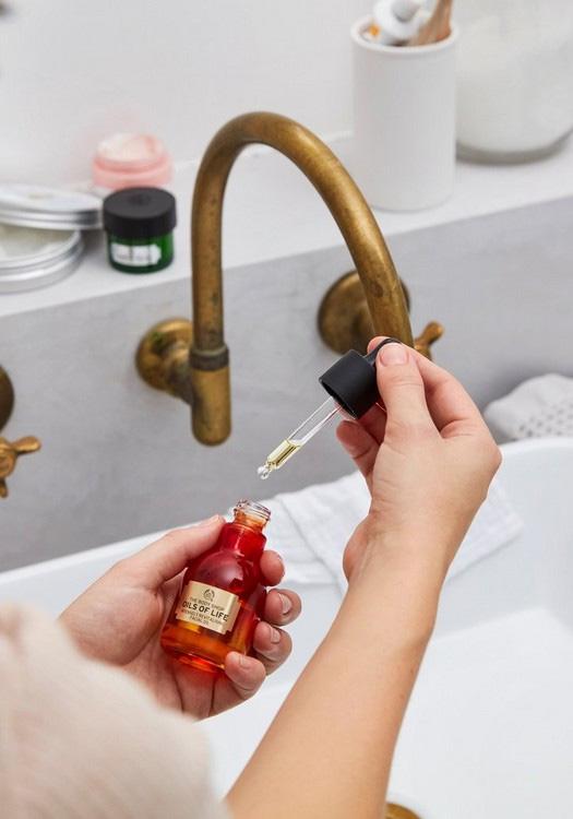 Oils of Life™ Intensely Revitalising Facial Oil